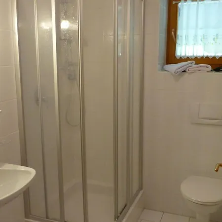 Pensión Gaestehaus Manuela - Familie Rantner 3*