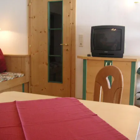 Gaestehaus Manuela - Familie Rantner 3* Seefeld w Tirolu