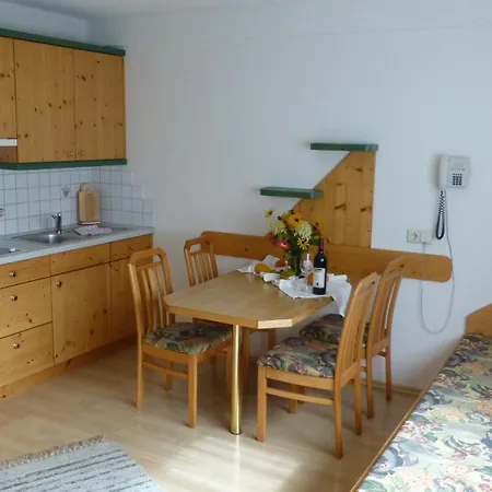 Gaestehaus Manuela - Familie Rantner Pensjonat Seefeld w Tirolu